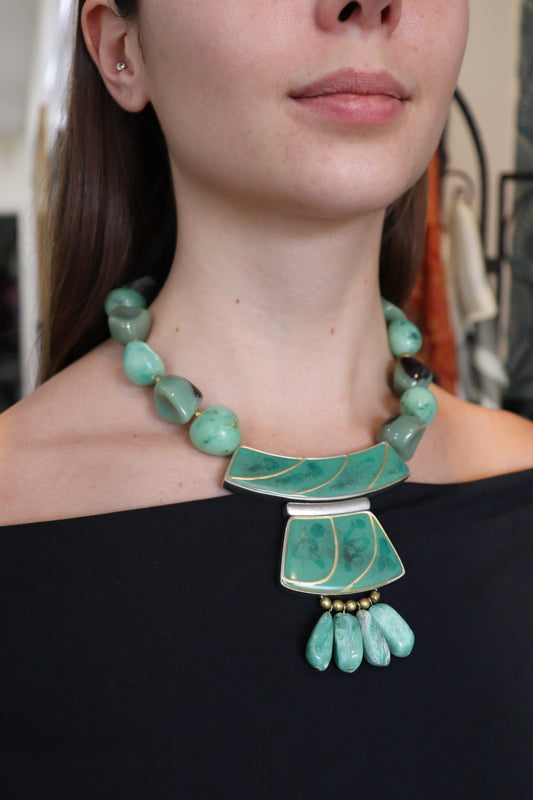 Nilasang Stone Necklace