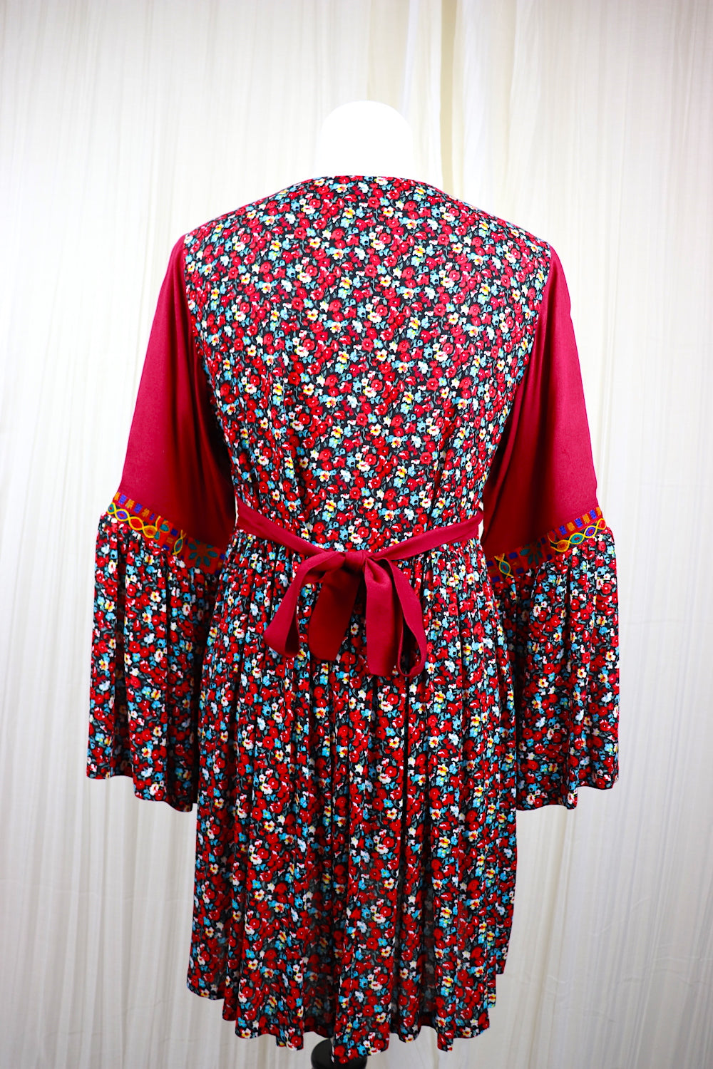 Floral Dress w/ Embroidered Cut Out